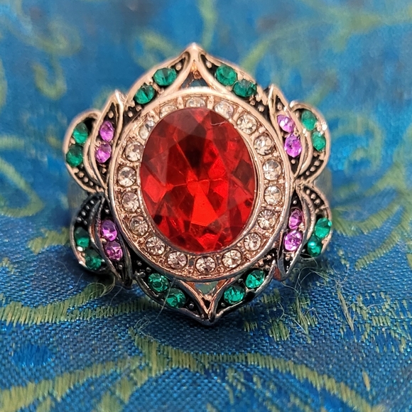 Exquisite Noble Flower Ring - Picture 4 of 7